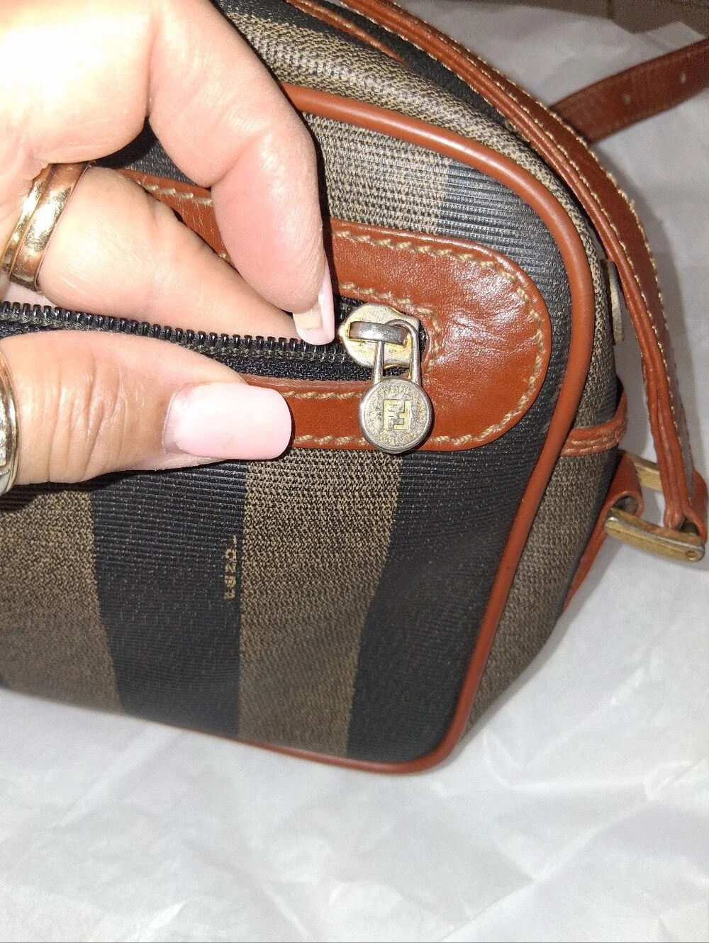 Fendi authentic crossbody. - Picture 4 of 10